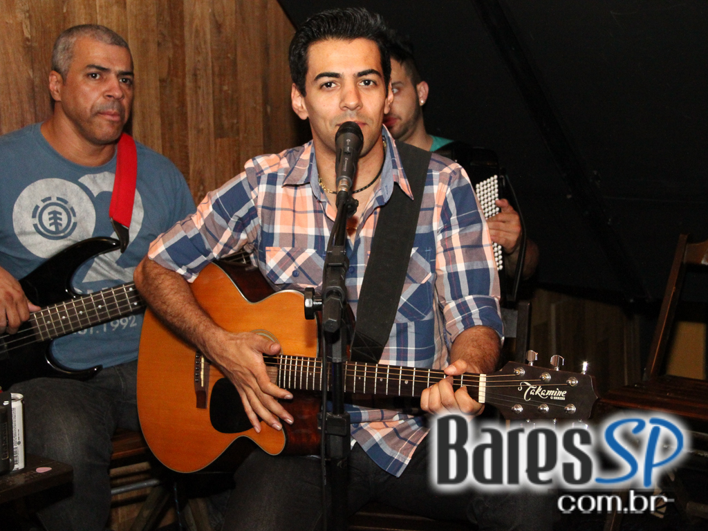 Samba da Madá e cantor Ângelo Ferratti no Boteco Madá Samba da Madá e cantor Ângelo Ferratti no Boteco Madá