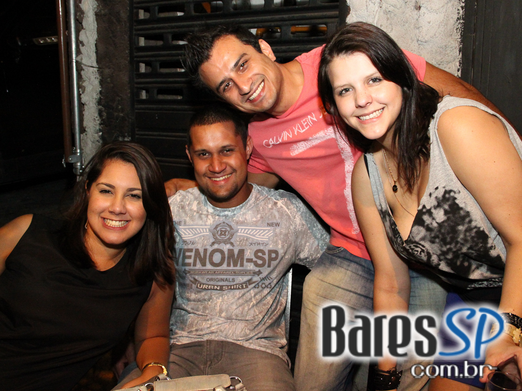 Samba da Madá e cantor Ângelo Ferratti no Boteco Madá Samba da Madá e cantor Ângelo Ferratti no Boteco Madá