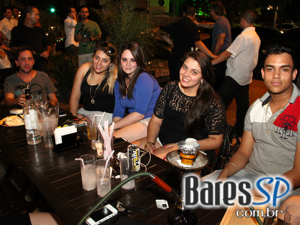 Samba da Madá e cantor Ângelo Ferratti no Boteco Madá Samba da Madá e cantor Ângelo Ferratti no Boteco Madá