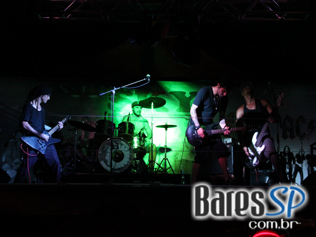 Na sexta-feira a banda Back 8 se apresentou no Sky Music Bar Na sexta-feira a banda Back 8 se apresentou no Sky Music Bar