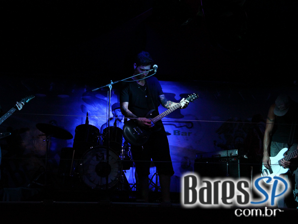 Na sexta-feira a banda Back 8 se apresentou no Sky Music Bar Na sexta-feira a banda Back 8 se apresentou no Sky Music Bar