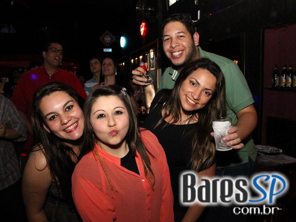 Na sexta-feira a banda Back 8 se apresentou no Sky Music Bar Na sexta-feira a banda Back 8 se apresentou no Sky Music Bar