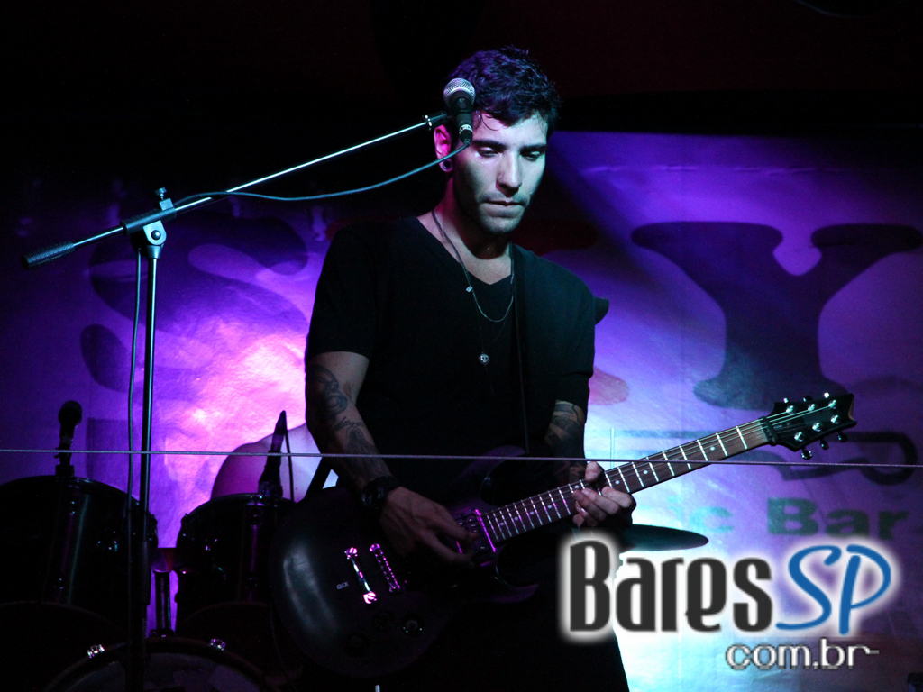 Na sexta-feira a banda Back 8 se apresentou no Sky Music Bar Na sexta-feira a banda Back 8 se apresentou no Sky Music Bar