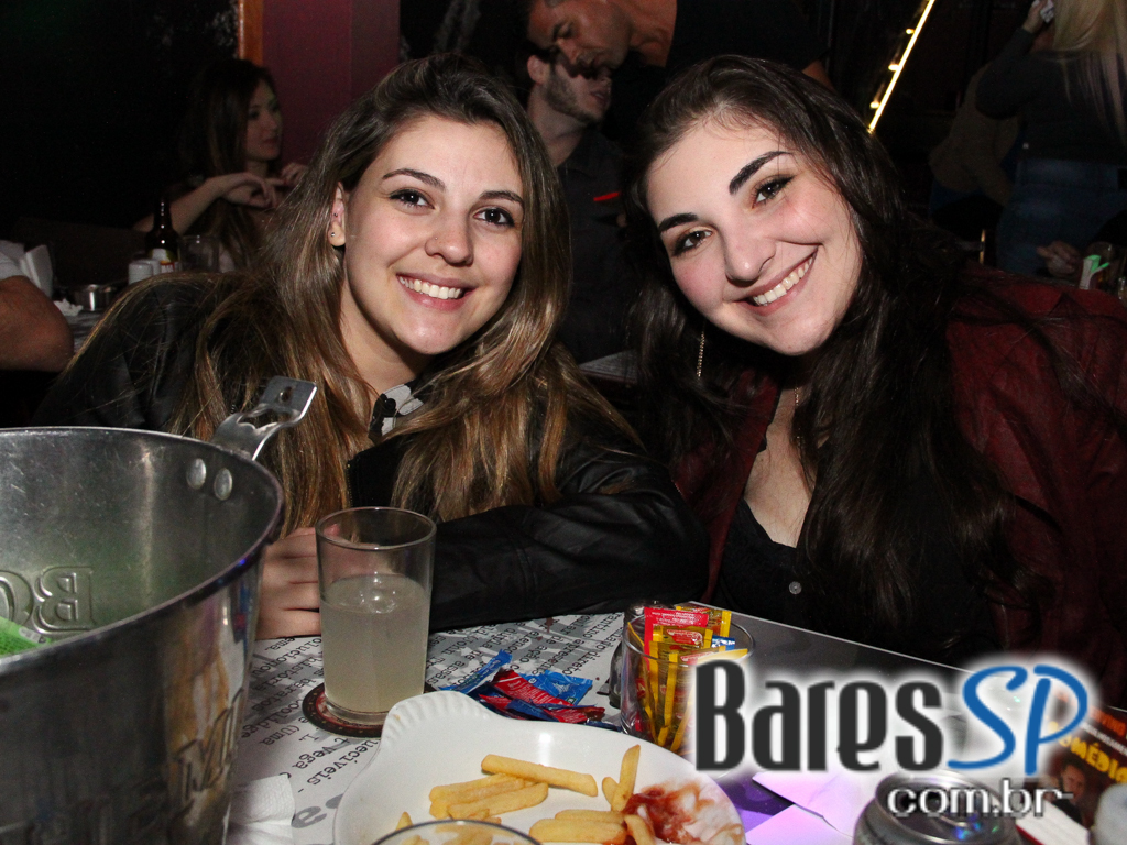 Na sexta-feira a banda Back 8 se apresentou no Sky Music Bar Na sexta-feira a banda Back 8 se apresentou no Sky Music Bar