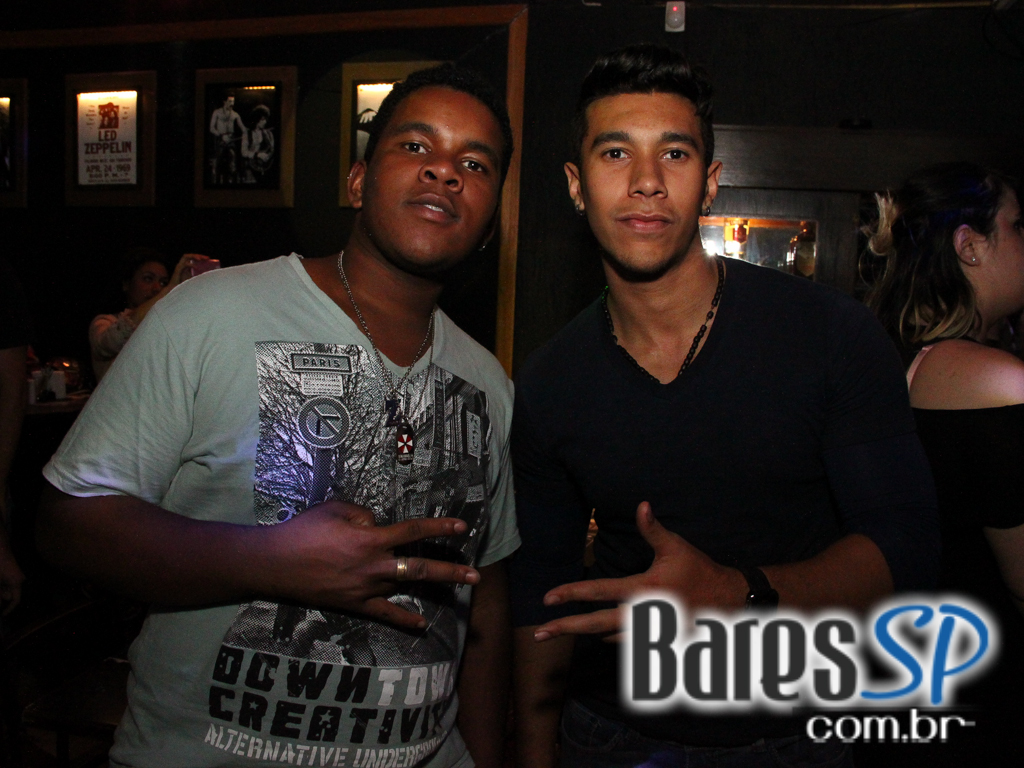 Na sexta-feira a banda Back 8 se apresentou no Sky Music Bar Na sexta-feira a banda Back 8 se apresentou no Sky Music Bar