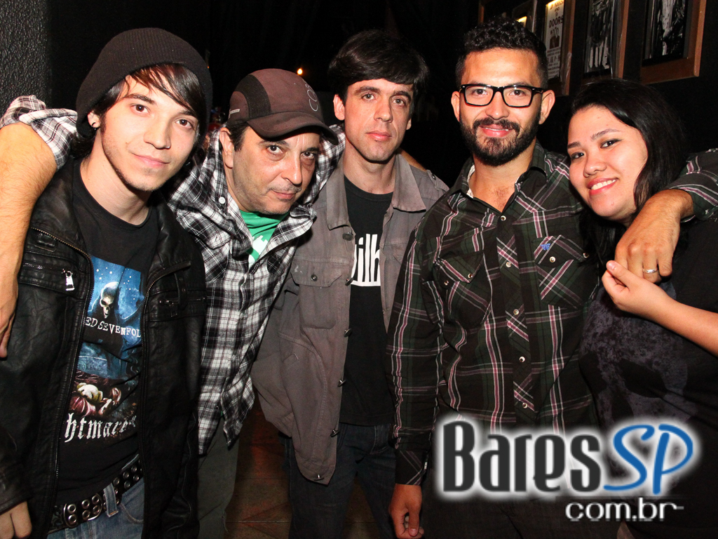 Na sexta-feira a banda Back 8 se apresentou no Sky Music Bar Na sexta-feira a banda Back 8 se apresentou no Sky Music Bar