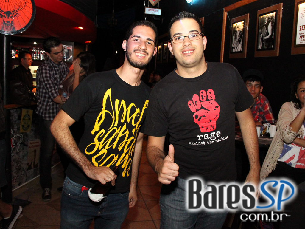 Na sexta-feira a banda Back 8 se apresentou no Sky Music Bar Na sexta-feira a banda Back 8 se apresentou no Sky Music Bar