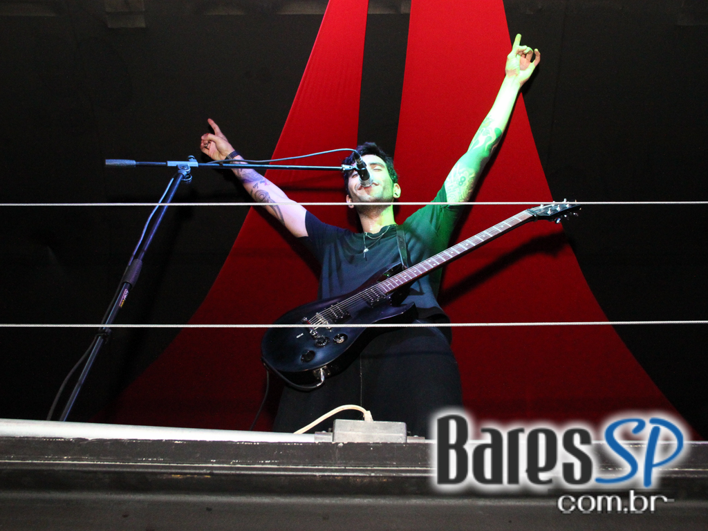 Na sexta-feira a banda Back 8 se apresentou no Sky Music Bar Na sexta-feira a banda Back 8 se apresentou no Sky Music Bar