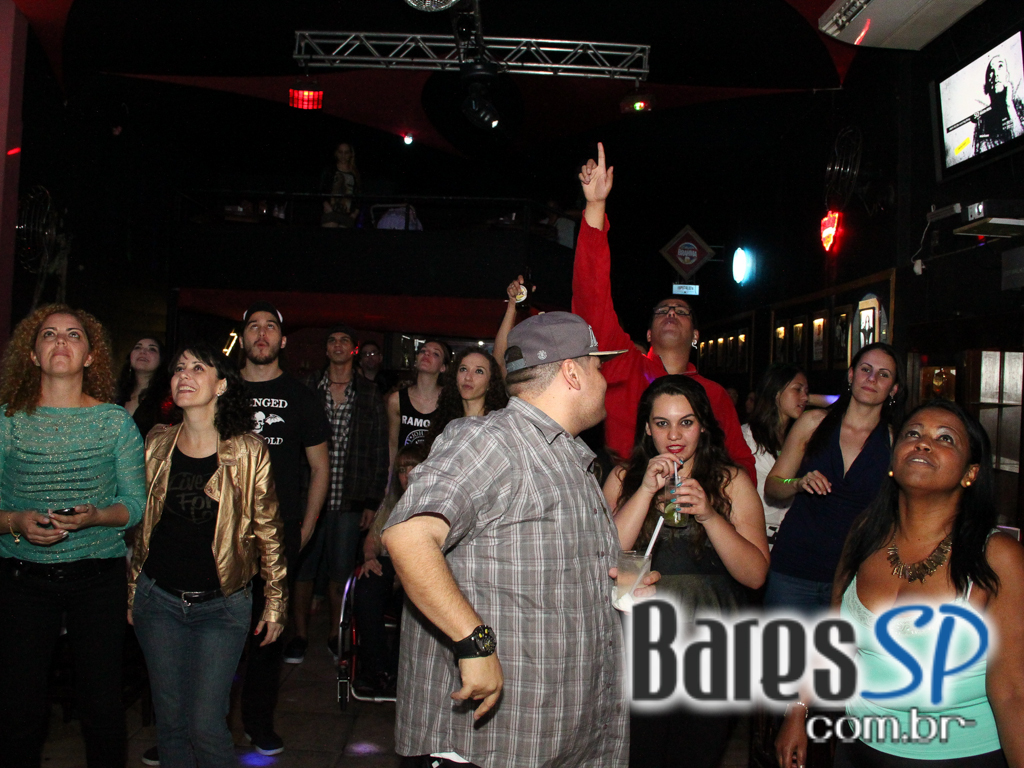 Na sexta-feira a banda Back 8 se apresentou no Sky Music Bar Na sexta-feira a banda Back 8 se apresentou no Sky Music Bar