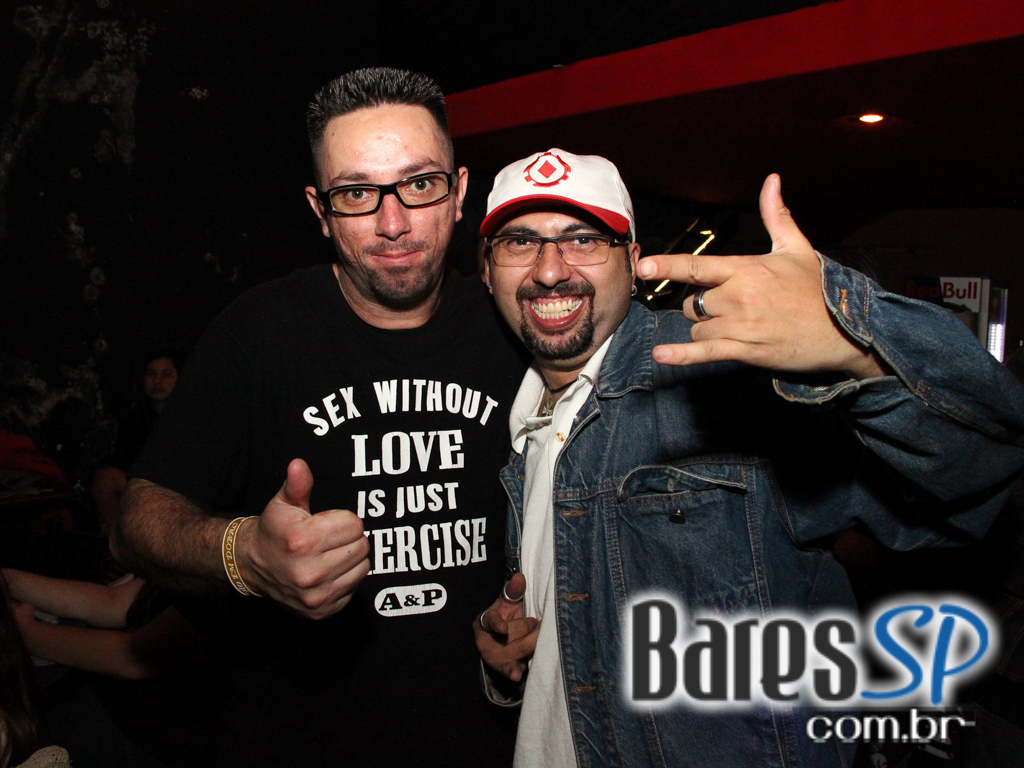 Na sexta-feira a banda Back 8 se apresentou no Sky Music Bar Na sexta-feira a banda Back 8 se apresentou no Sky Music Bar