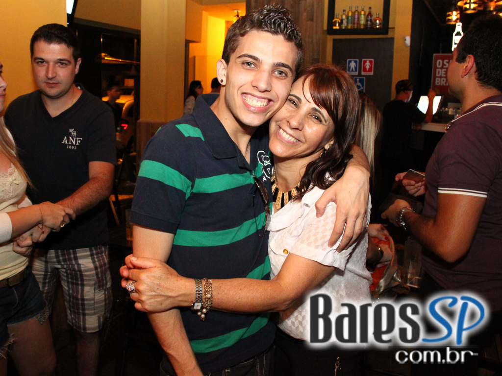 Roda de Samba da Madá, Gabriel Detilio e Ângelo Ferratti comandaram o sábado no Boteco Madá Roda de Samba da Madá, Gabriel Detilio e Ângelo Ferratti comandaram o sábado no Boteco Madá