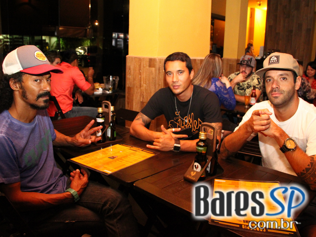 Roda de Samba da Madá, Gabriel Detilio e Ângelo Ferratti comandaram o sábado no Boteco Madá Roda de Samba da Madá, Gabriel Detilio e Ângelo Ferratti comandaram o sábado no Boteco Madá