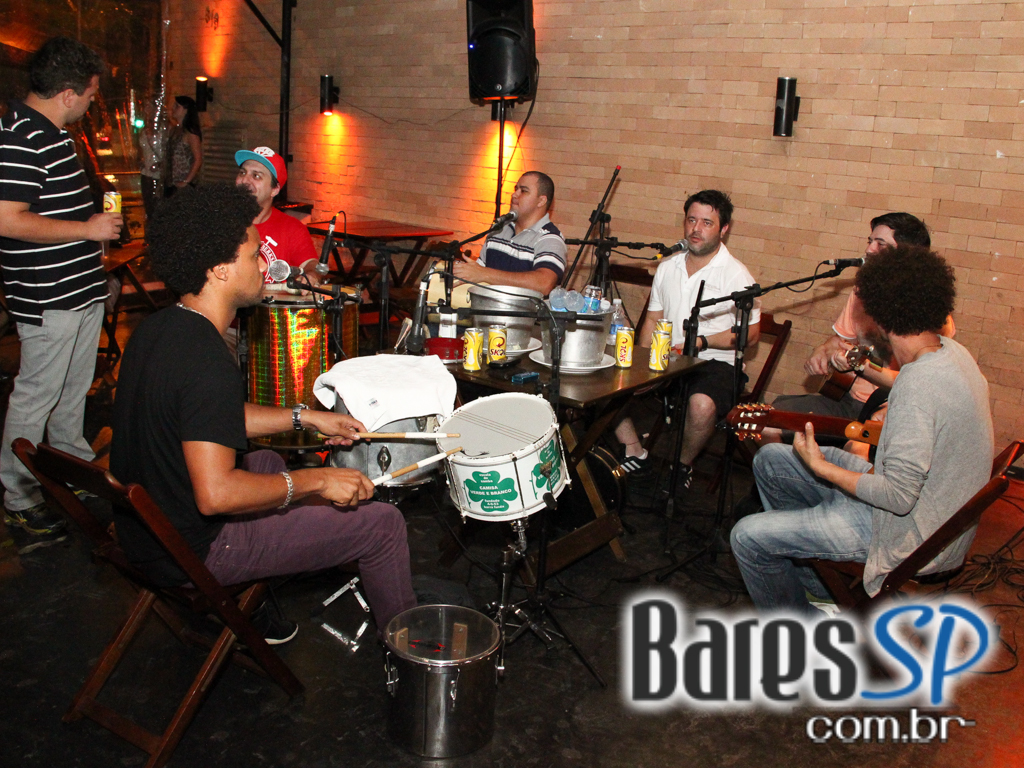Samba da Vila com os grupos Samba do Babé, Amizade Verdadeira e DJ Scorpion no  sábado do Bar Fidelis