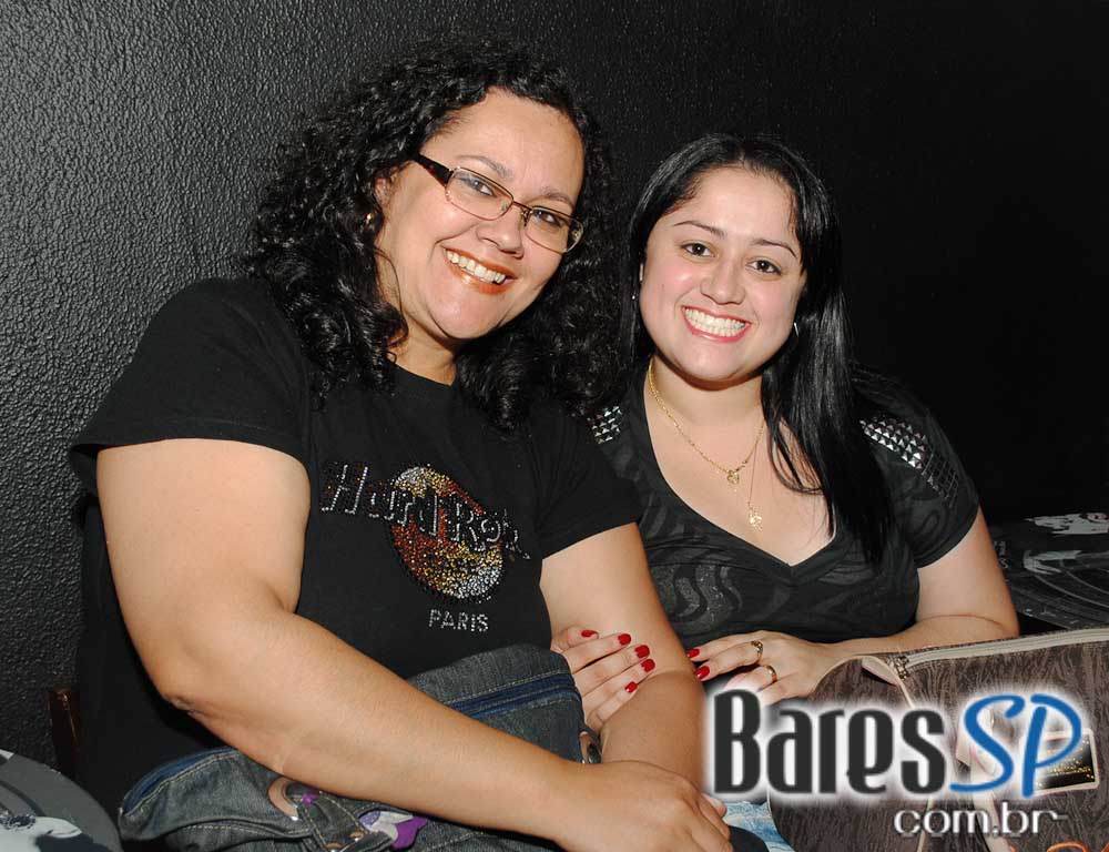 Os agitos do rock'n'roll no palco do Sky Music Bar no sábado Os agitos do rock'n'roll no palco do Sky Music Bar no sábado