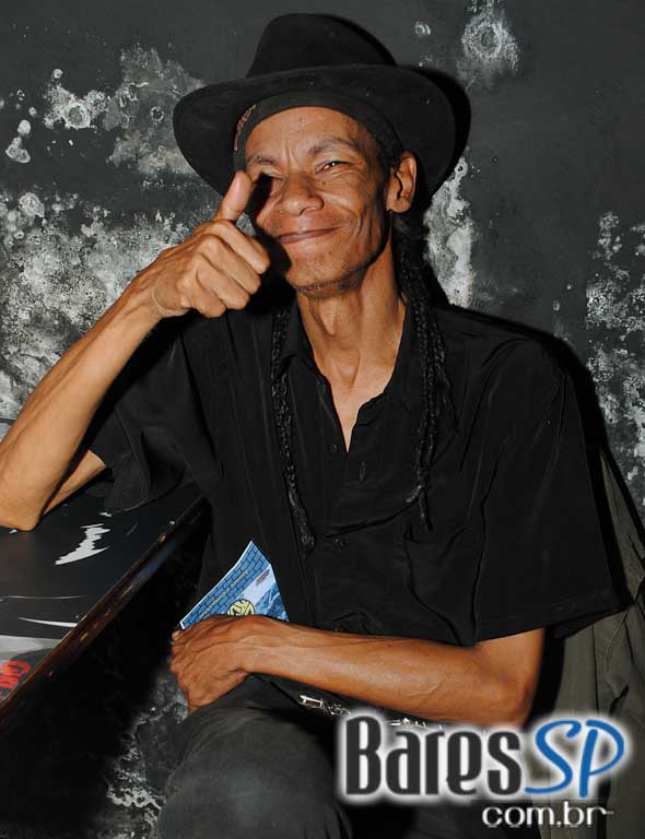 Os agitos do rock'n'roll no palco do Sky Music Bar no sábado Os agitos do rock'n'roll no palco do Sky Music Bar no sábado