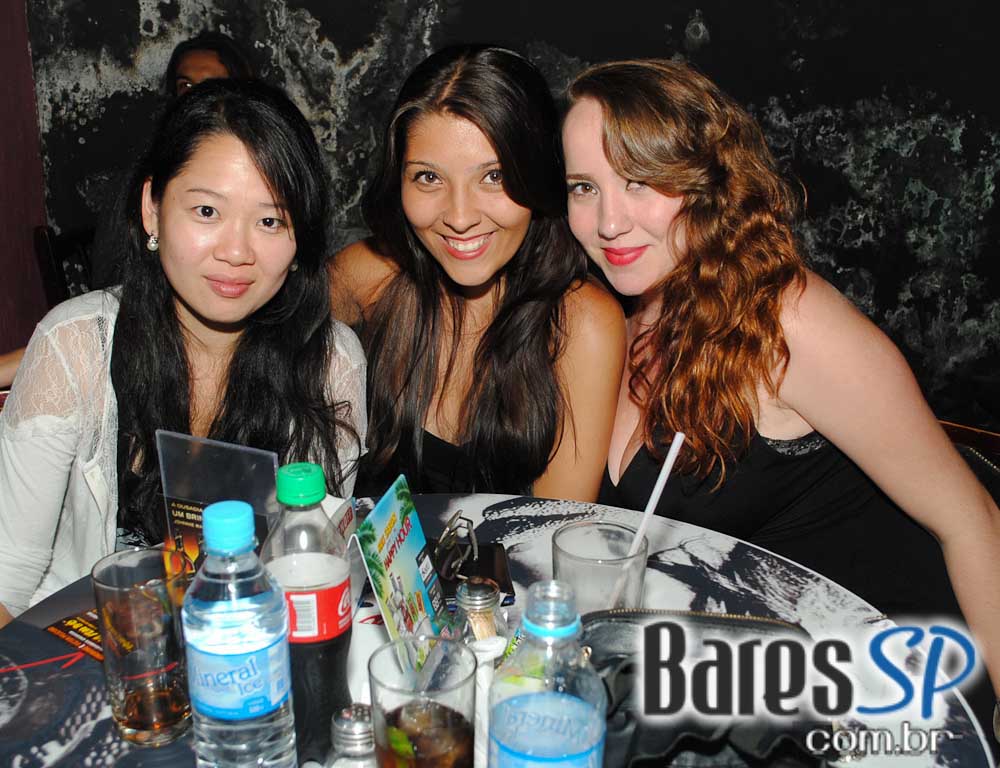 Os agitos do rock'n'roll no palco do Sky Music Bar no sábado Os agitos do rock'n'roll no palco do Sky Music Bar no sábado