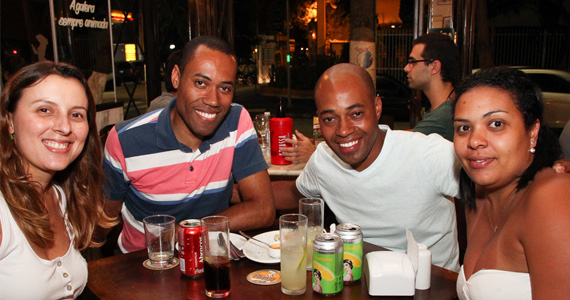 Bar Salve Jorge Itaim ofereceu cerveja gelada e petiscos diversos no feriado