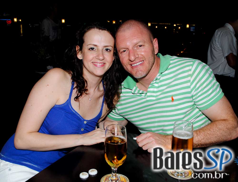 Feriado com descontração e variedades de petiscos e bebidas no Posto 6 Feriado com descontração e variedades de petiscos e bebidas no Posto 6