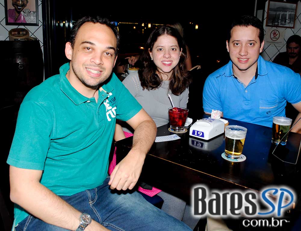 Feriado com descontração e variedades de petiscos e bebidas no Posto 6 Feriado com descontração e variedades de petiscos e bebidas no Posto 6