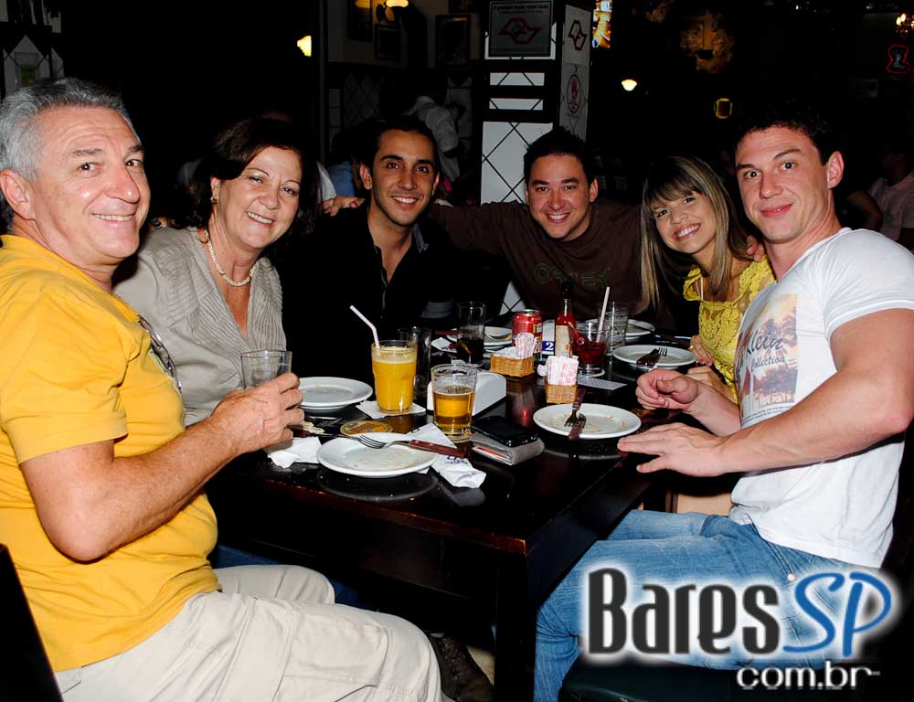 Feriado com descontração e variedades de petiscos e bebidas no Posto 6 Feriado com descontração e variedades de petiscos e bebidas no Posto 6