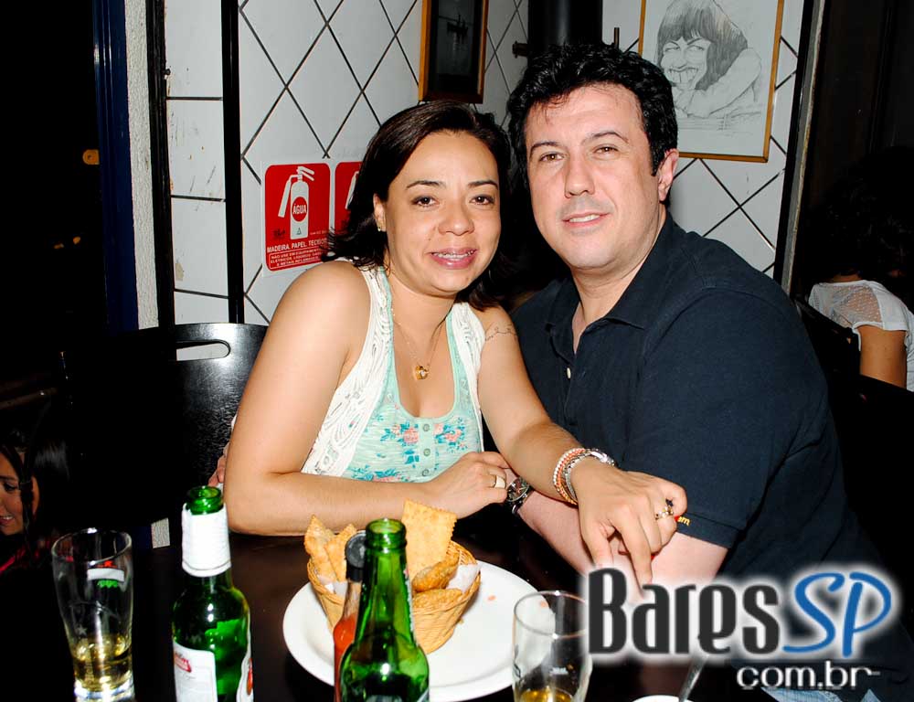 Feriado com descontração e variedades de petiscos e bebidas no Posto 6 Feriado com descontração e variedades de petiscos e bebidas no Posto 6