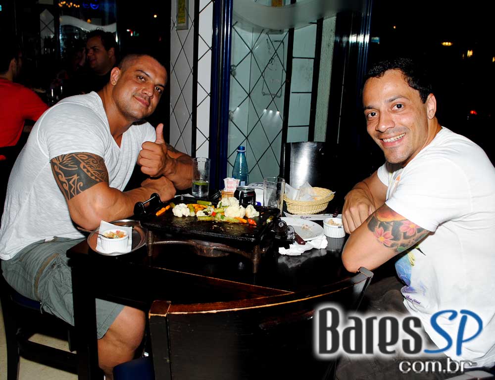 Feriado com descontração e variedades de petiscos e bebidas no Posto 6 Feriado com descontração e variedades de petiscos e bebidas no Posto 6