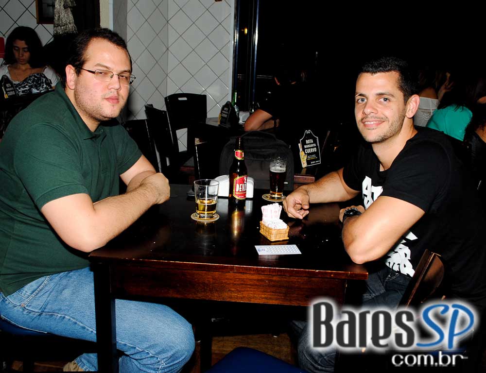 Feriado com descontração e variedades de petiscos e bebidas no Posto 6 Feriado com descontração e variedades de petiscos e bebidas no Posto 6