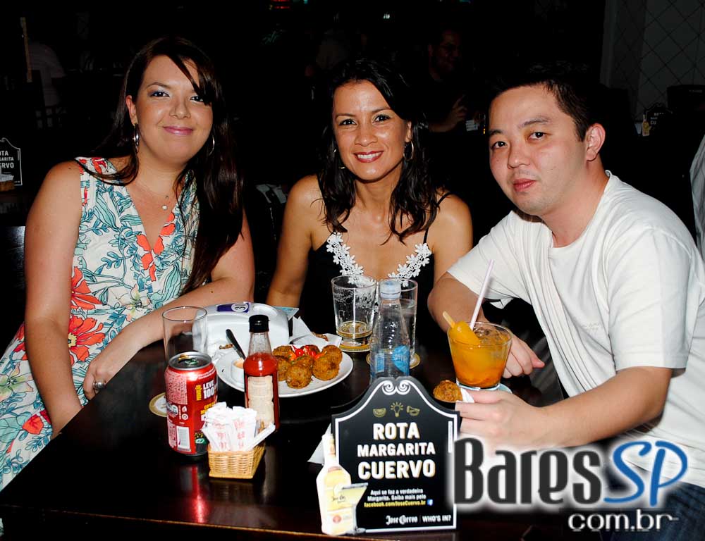 Feriado com descontração e variedades de petiscos e bebidas no Posto 6 Feriado com descontração e variedades de petiscos e bebidas no Posto 6