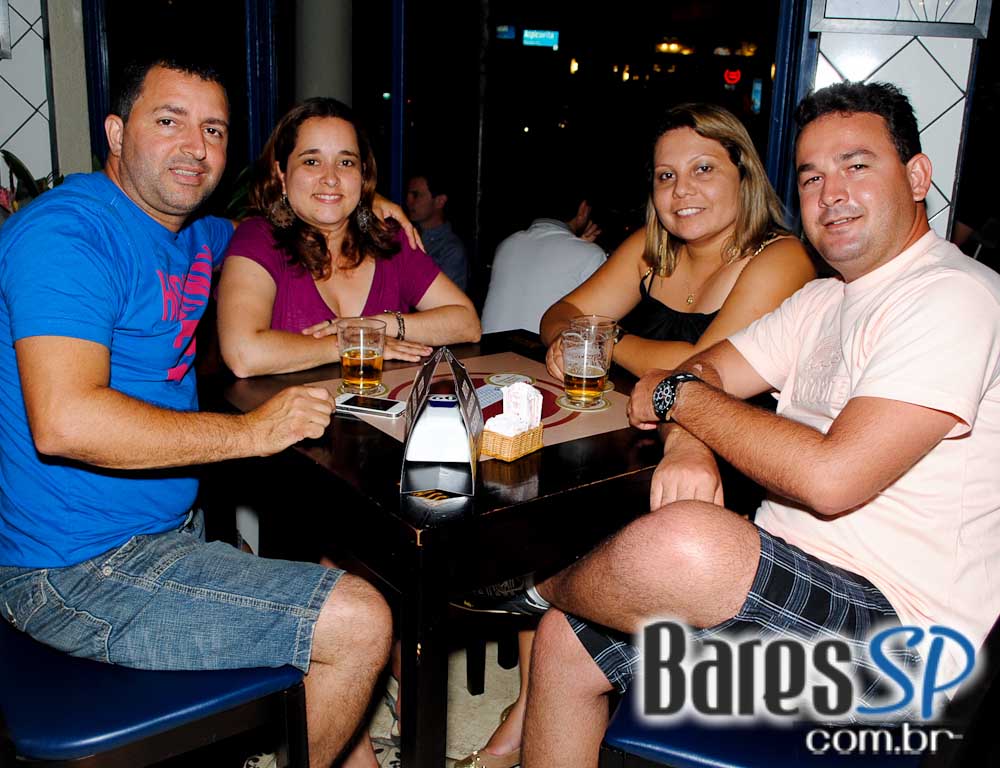 Feriado com descontração e variedades de petiscos e bebidas no Posto 6 Feriado com descontração e variedades de petiscos e bebidas no Posto 6