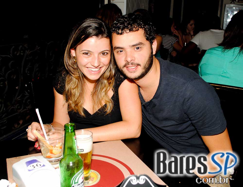 Feriado com descontração e variedades de petiscos e bebidas no Posto 6 Feriado com descontração e variedades de petiscos e bebidas no Posto 6