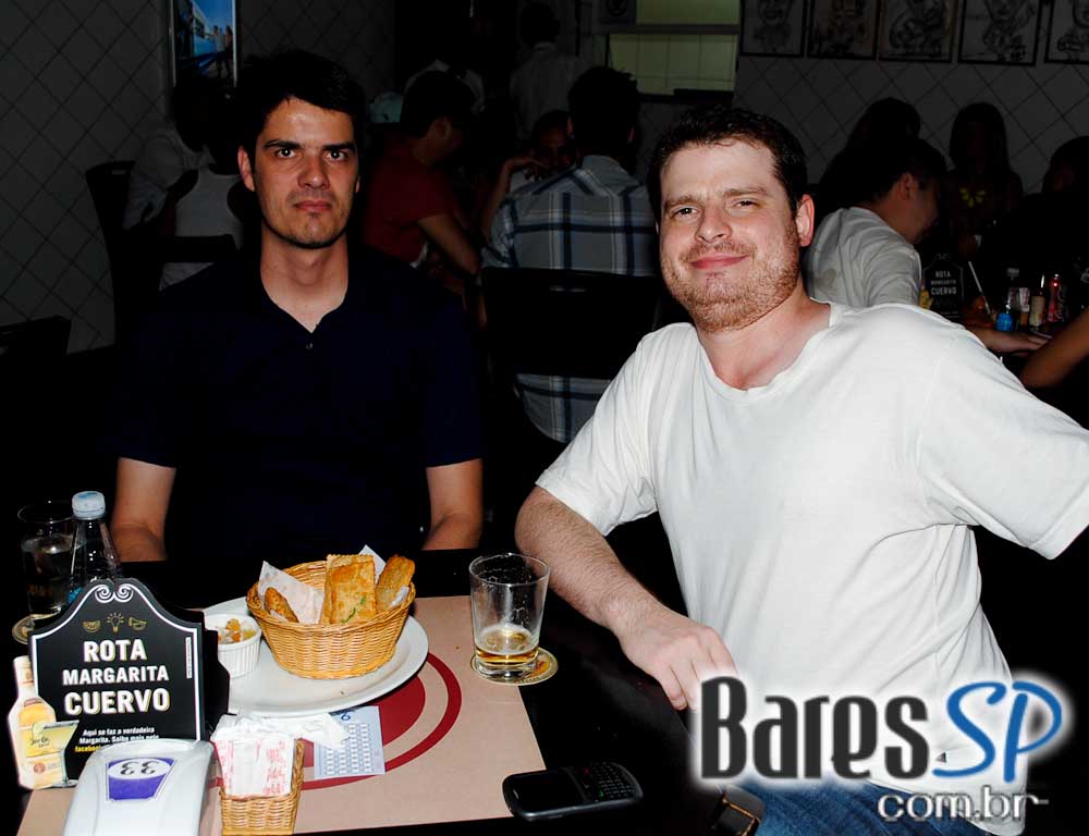 Feriado com descontração e variedades de petiscos e bebidas no Posto 6 Feriado com descontração e variedades de petiscos e bebidas no Posto 6