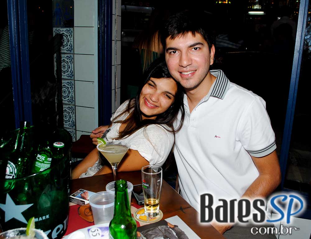 Feriado com descontração e variedades de petiscos e bebidas no Posto 6 Feriado com descontração e variedades de petiscos e bebidas no Posto 6