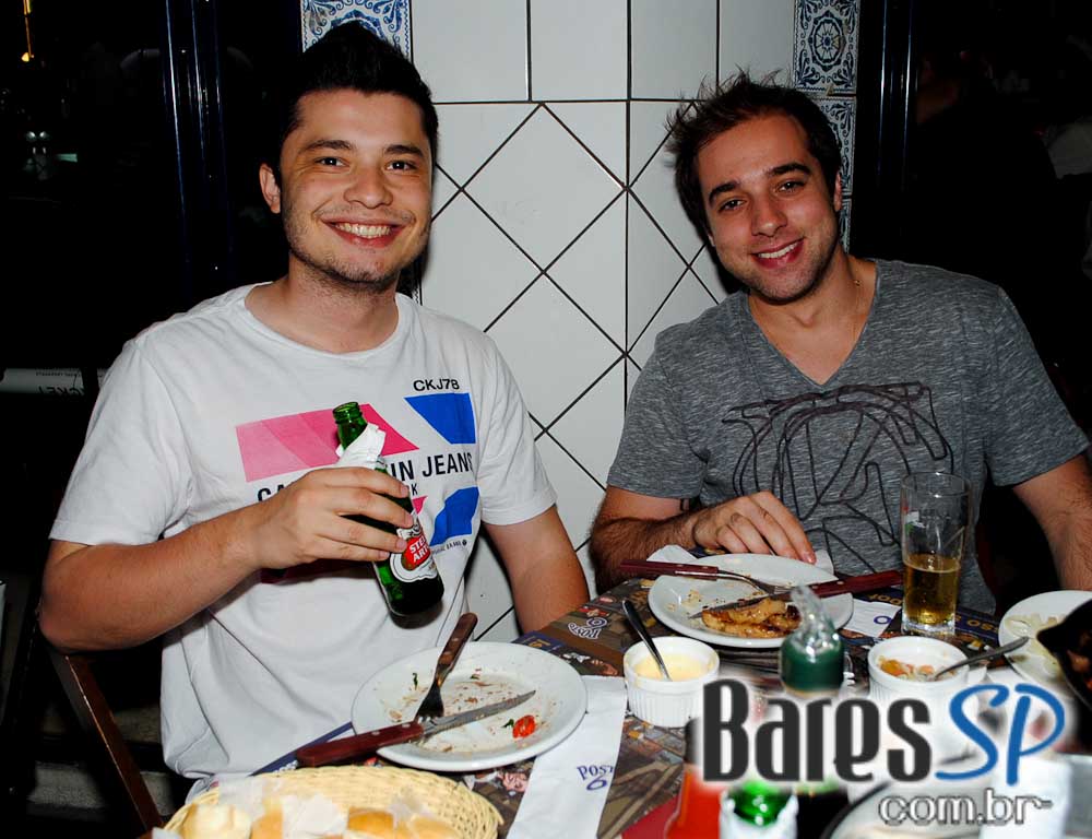 Feriado com descontração e variedades de petiscos e bebidas no Posto 6 Feriado com descontração e variedades de petiscos e bebidas no Posto 6