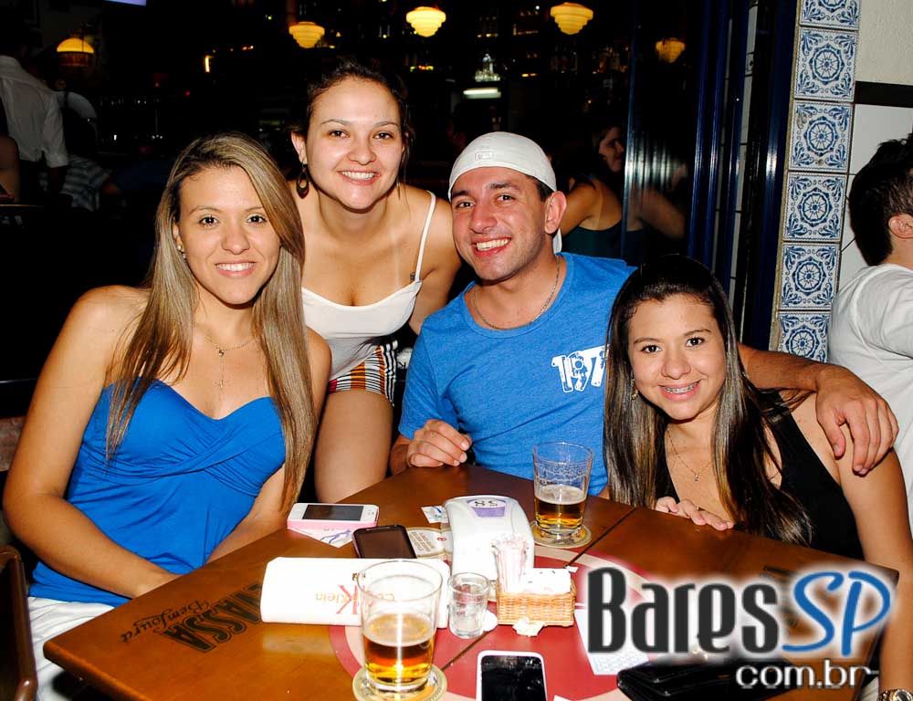 Feriado com descontração e variedades de petiscos e bebidas no Posto 6 Feriado com descontração e variedades de petiscos e bebidas no Posto 6