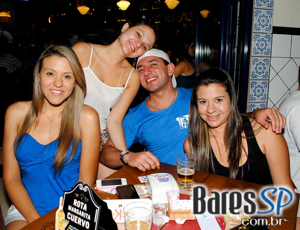 Feriado com descontração e variedades de petiscos e bebidas no Posto 6 Feriado com descontração e variedades de petiscos e bebidas no Posto 6