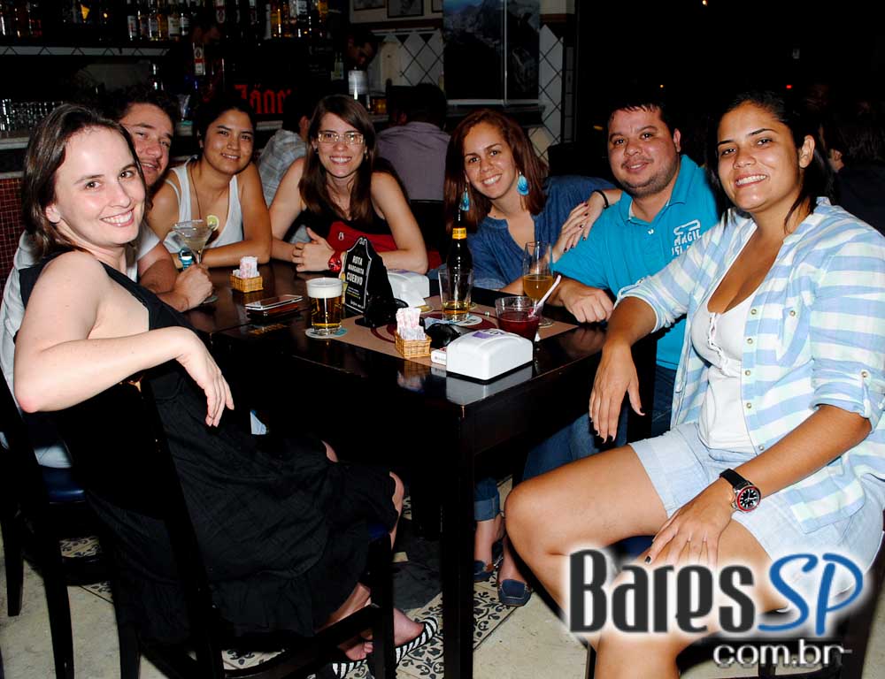 Feriado com descontração e variedades de petiscos e bebidas no Posto 6 Feriado com descontração e variedades de petiscos e bebidas no Posto 6