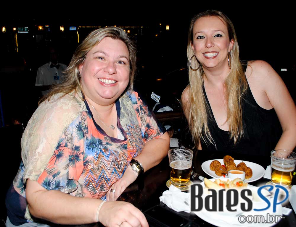 Feriado com descontração e variedades de petiscos e bebidas no Posto 6 Feriado com descontração e variedades de petiscos e bebidas no Posto 6