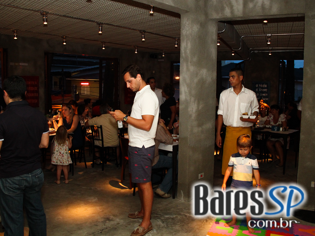 Nova Quintana Bar Inaugurou nesta quarta-feira Nova Quintana Bar Inaugurou nesta quarta-feira