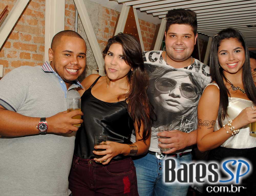 A Lanterna embalou a noite de sexta-feira com atrações especiais A Lanterna embalou a noite de sexta-feira com atrações especiais