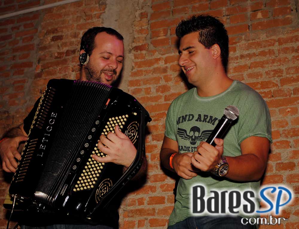 A Lanterna embalou a noite de sexta-feira com atrações especiais A Lanterna embalou a noite de sexta-feira com atrações especiais