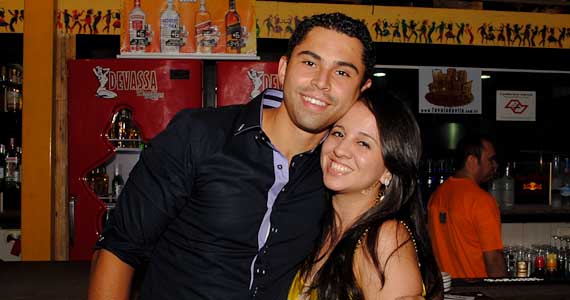 Favela da Vila embalou a noite de sexta-feira com muito samba