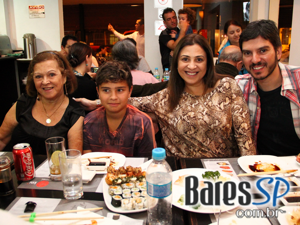 Daitakê Sushi ofereceu rodízio com variedades de pratos frios e quentes Daitakê Sushi ofereceu rodízio com variedades de pratos frios e quentes