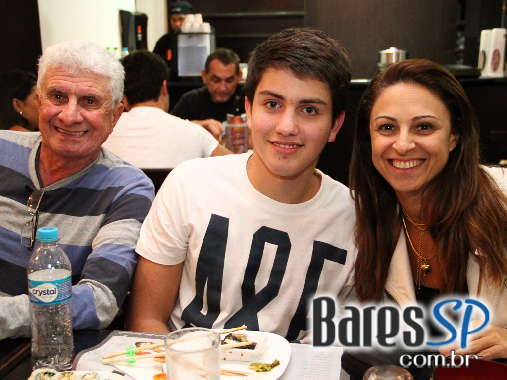 Daitakê Sushi ofereceu rodízio com variedades de pratos frios e quentes Daitakê Sushi ofereceu rodízio com variedades de pratos frios e quentes