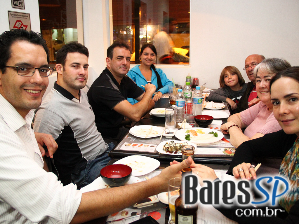 Daitakê Sushi ofereceu rodízio com variedades de pratos frios e quentes Daitakê Sushi ofereceu rodízio com variedades de pratos frios e quentes