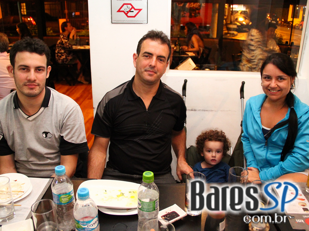 Daitakê Sushi ofereceu rodízio com variedades de pratos frios e quentes Daitakê Sushi ofereceu rodízio com variedades de pratos frios e quentes