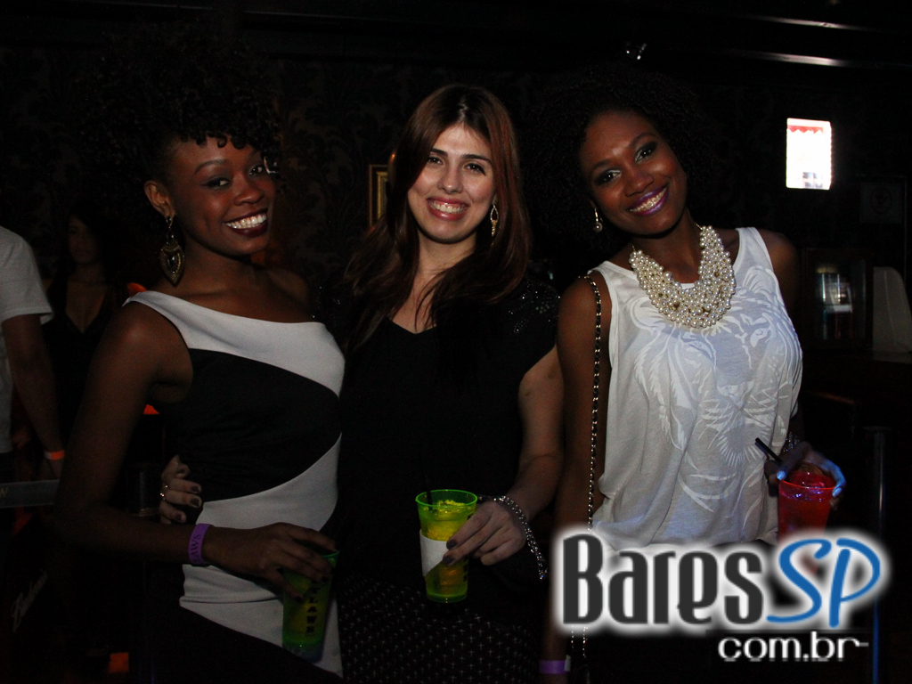 Outlaws comemorou 1 ano com show de Naldo Benny e DJ Puff na quinta-feira Outlaws comemorou 1 ano com show de Naldo Benny e DJ Puff na quinta-feira