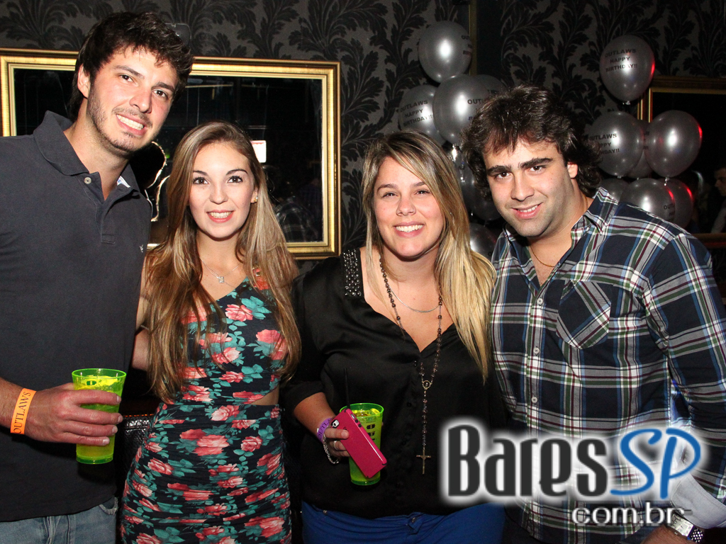 Outlaws comemorou 1 ano com show de Naldo Benny e DJ Puff na quinta-feira Outlaws comemorou 1 ano com show de Naldo Benny e DJ Puff na quinta-feira