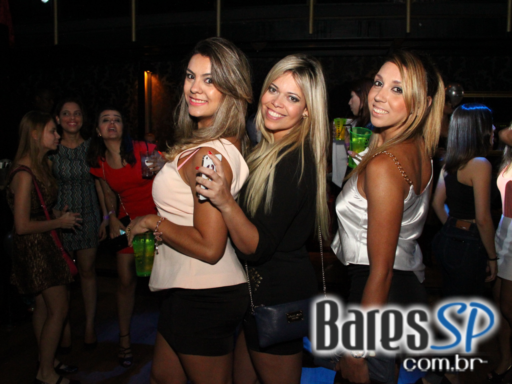 Outlaws comemorou 1 ano com show de Naldo Benny e DJ Puff na quinta-feira Outlaws comemorou 1 ano com show de Naldo Benny e DJ Puff na quinta-feira