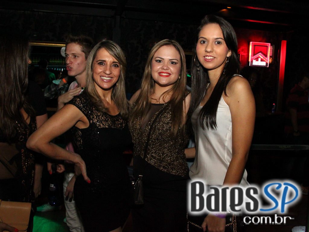 Outlaws comemorou 1 ano com show de Naldo Benny e DJ Puff na quinta-feira Outlaws comemorou 1 ano com show de Naldo Benny e DJ Puff na quinta-feira