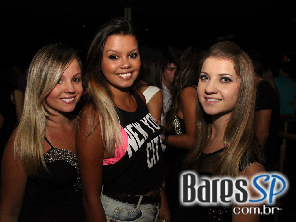 Outlaws comemorou 1 ano com show de Naldo Benny e DJ Puff na quinta-feira Outlaws comemorou 1 ano com show de Naldo Benny e DJ Puff na quinta-feira